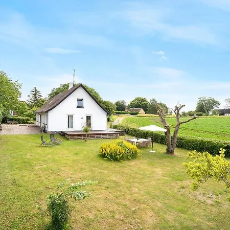 Lovely In With Kitchen Holiday home