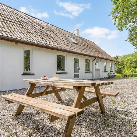 Lovely In With Kitchen Holiday home *